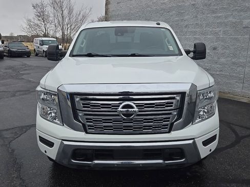 Used 2021 Nissan Titan SV w/ SV Convenience Package image 9