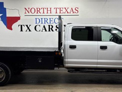 Used 2022 Ford F550 4x4 Crew Cab Super Duty w/ Power Equipment Group image 4