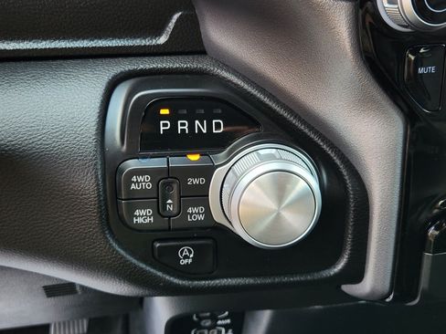 Used 2025 RAM 1500 Laramie AWD/4WD image 22