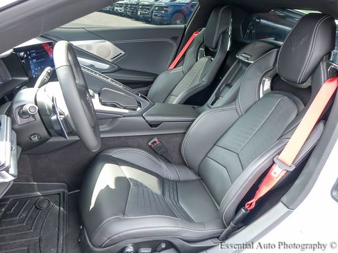 Used 2024 Chevrolet Corvette Stingray Preferred Cpe w/ Battery Protection Package RWD image 8