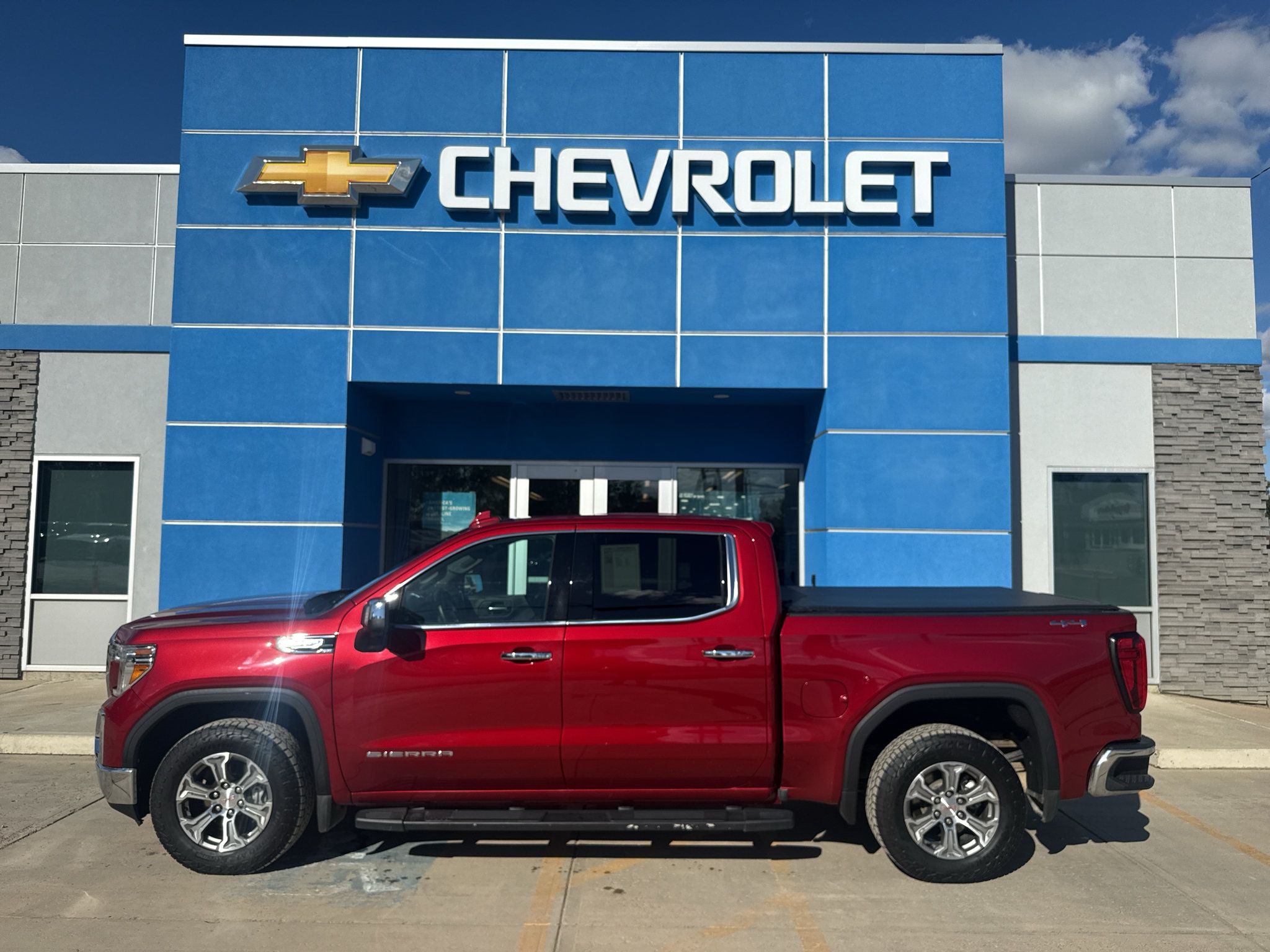 Used 2019 GMC Sierra 1500 SLT w/ SLT Convenience Package AWD/4WD image 1
