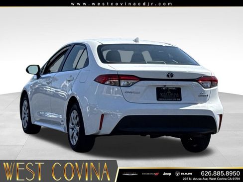 Used 2024 Toyota Corolla LE AWD/4WD image 8