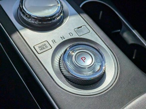 Used 2022 Genesis GV70 2.5T image 12