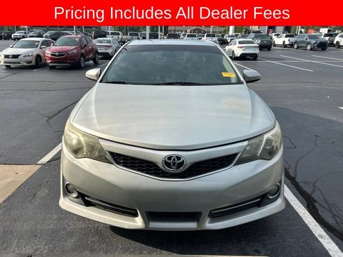 Used 2012 Toyota Camry SE w/ Leather Pkg FWD image 12