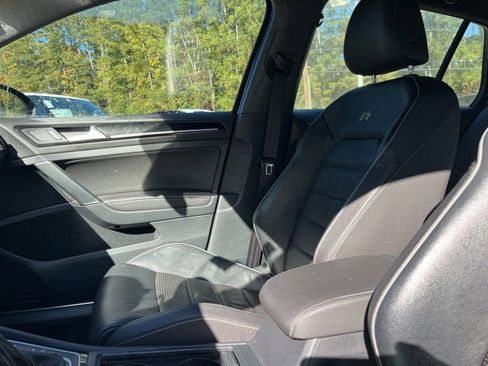 Used 2018 Volkswagen Golf R 4-Door image 9