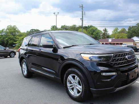 Used 2020 Ford Explorer XLT w/ Equipment Group 202A AWD/4WD image 3