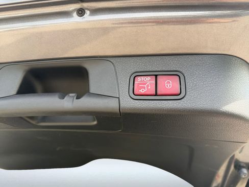 Used 2020 Mercedes-Benz GLB 250 4MATIC image 11