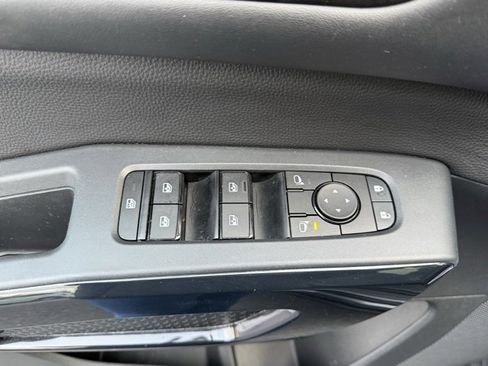 Certified 2024 Nissan Pathfinder SV image 13