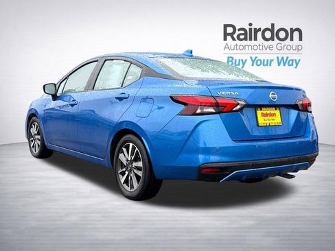Used 2020 Nissan Versa SV image 5