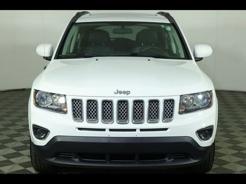 Used 2014 Jeep Compass Latitude FWD image 6