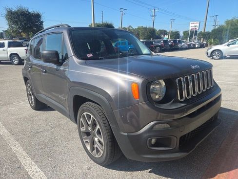 Used 2016 Jeep Renegade Latitude image 1