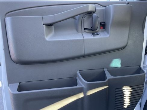 Used 2024 GMC Savana 2500 w/ Driver Convenience Package image 10