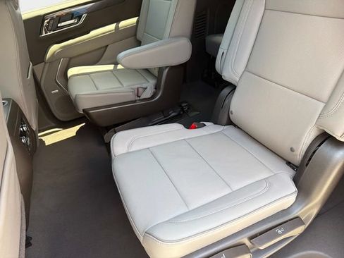 New 2026 GMC Yukon XL Elevation w/ Elevation Premium Package RWD image 13