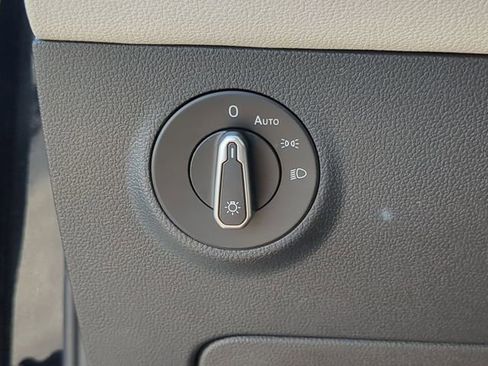 Certified 2025 Volkswagen Taos S FWD image 22