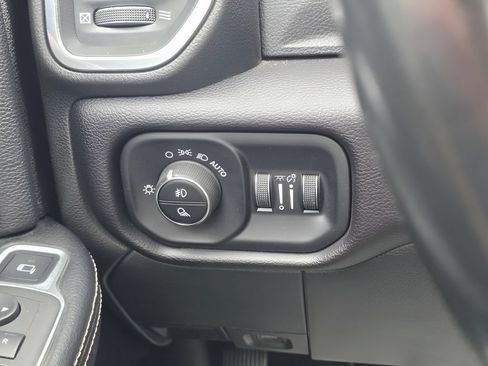Used 2022 RAM 2500 Laramie AWD/4WD image 22