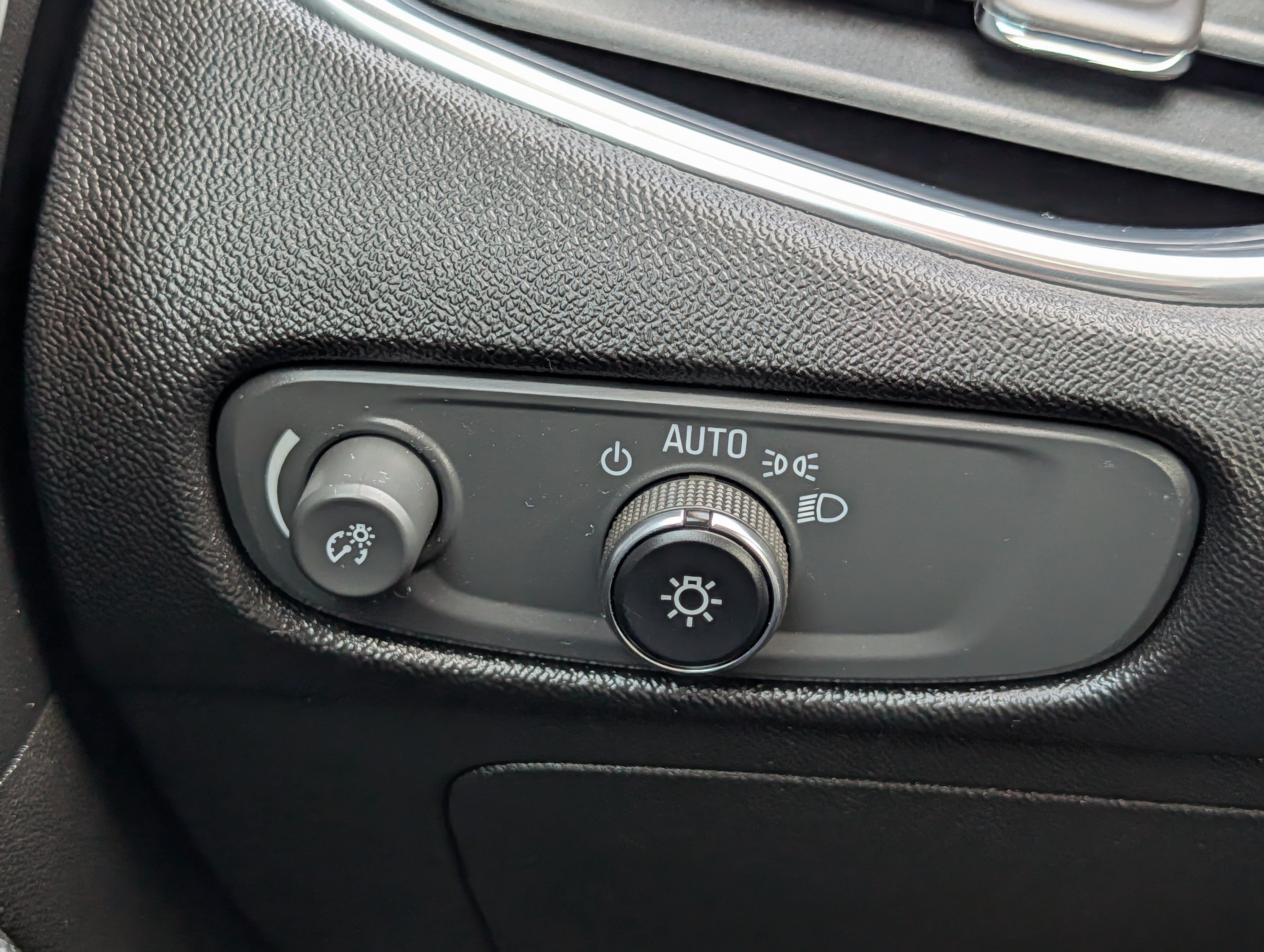 Used 2017 Chevrolet Malibu LT FWD image 26