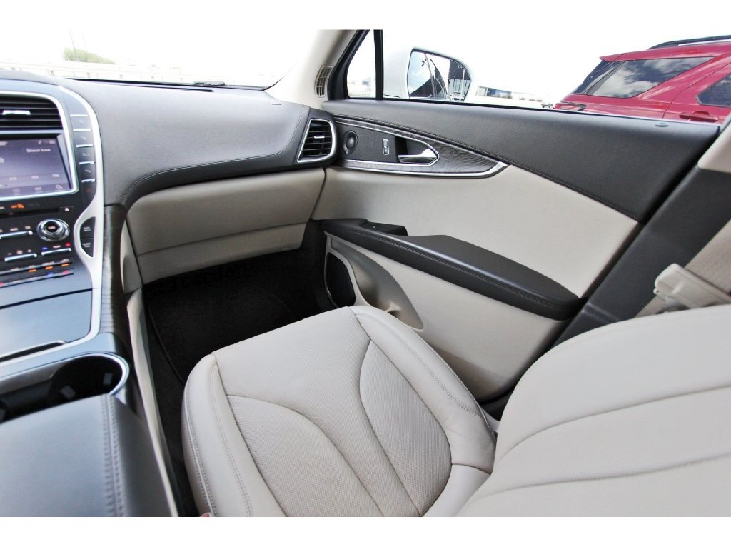 Used 2020 Lincoln Nautilus Reserve w/ Equipment Group 201A FWD image 11