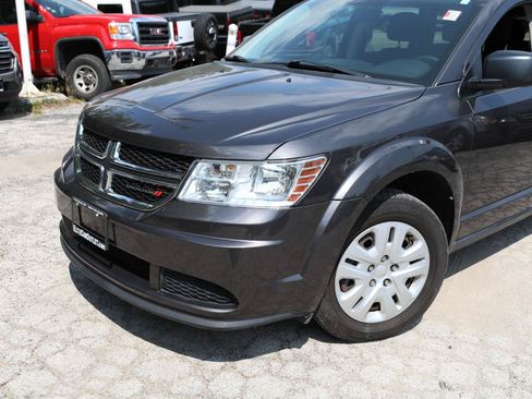 Used 2017 Dodge Journey SE w/ Flexible Seating Group FWD image 2