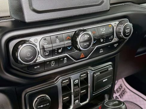 Used 2021 Jeep Wrangler Unlimited Sport AWD/4WD image 15