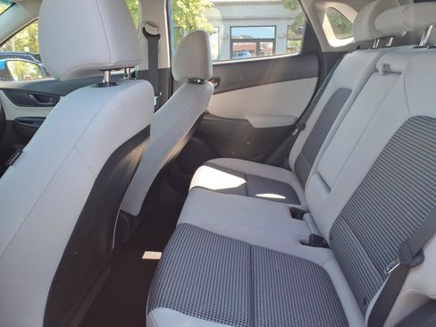 Used 2022 Hyundai Kona SE AWD/4WD image 17