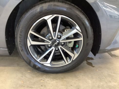 Used 2023 Kia Forte LXS FWD image 27