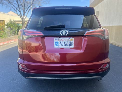 Used 2018 Toyota RAV4 Adventure image 5