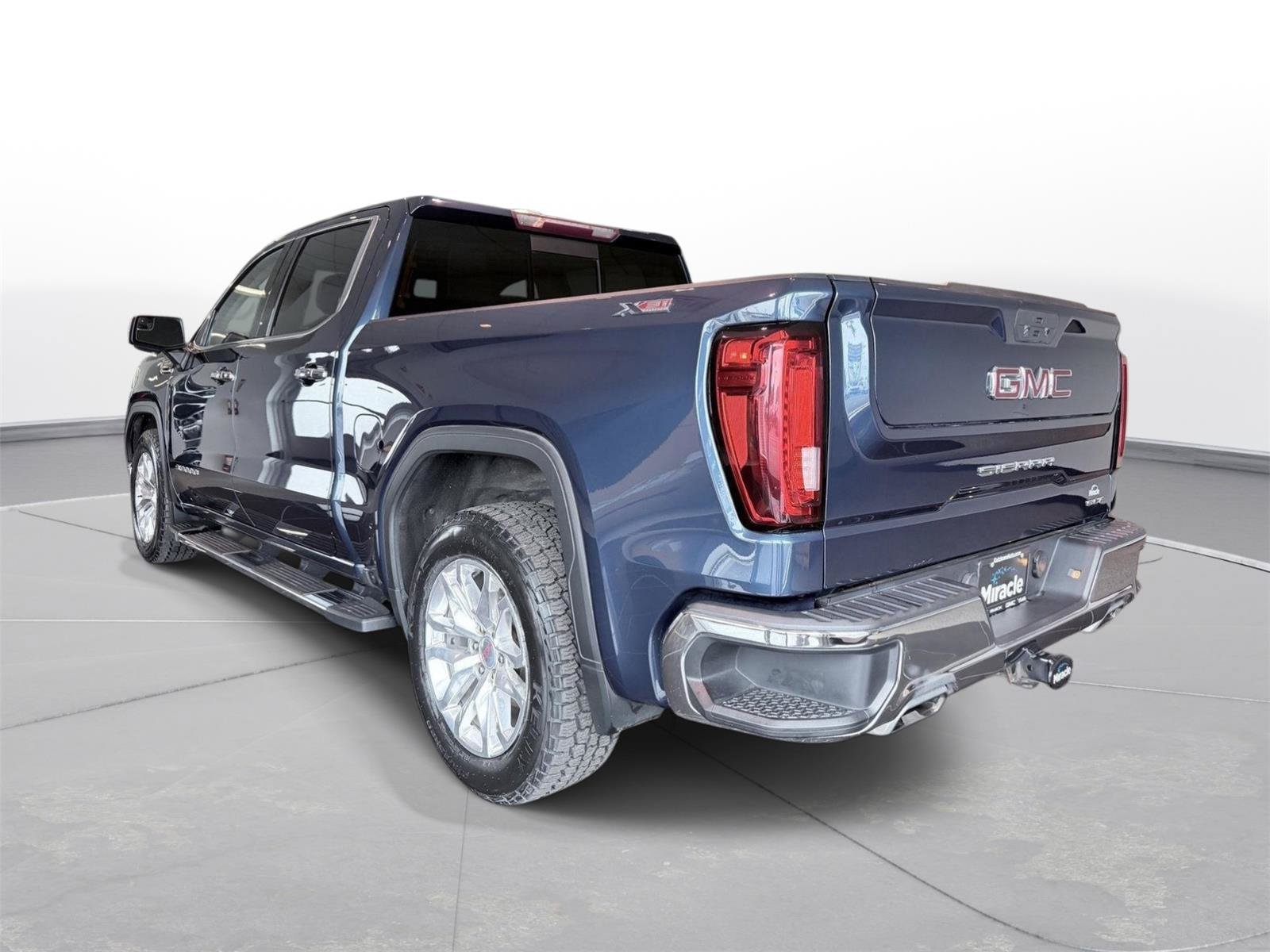 Used 2021 GMC Sierra 1500 SLT w/ SLT Premium Package AWD/4WD image 5