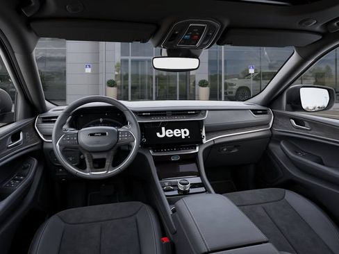Used 2026 Jeep Grand Cherokee Altitude AWD/4WD image 14