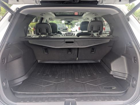 Used 2018 Chevrolet Equinox Premier FWD image 28