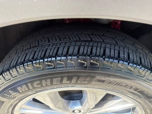 Used 2023 Ford Explorer XLT w/ Equipment Group 202A AWD/4WD image 23