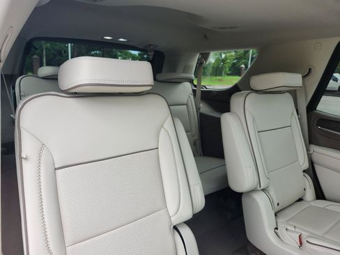 Used 2024 GMC Yukon Denali AWD/4WD image 10