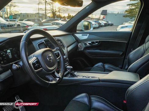 Used 2019 Volvo XC90 T6 R-Design image 21