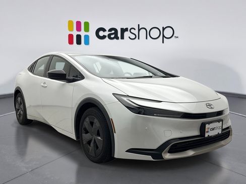 Used 2024 Toyota Prius Prime SE image 7