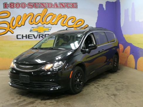 Used 2020 Chrysler Voyager Lxi FWD image 2