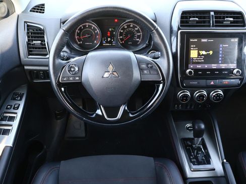 Used 2022 Mitsubishi Outlander Sport SE image 9