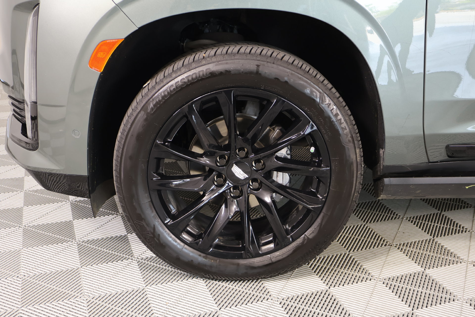Used 2024 Cadillac Escalade Sport Platinum w/ LPO, ONYX Package AWD/4WD image 20
