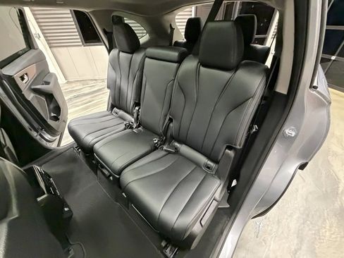 Used 2022 Acura MDX SH-AWD image 9