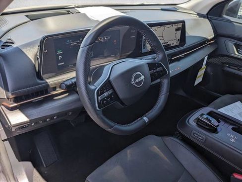 Used 2023 Nissan Ariya FWD image 9