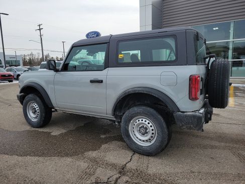 New 2026 Ford Bronco 2-Door AWD/4WD image 3