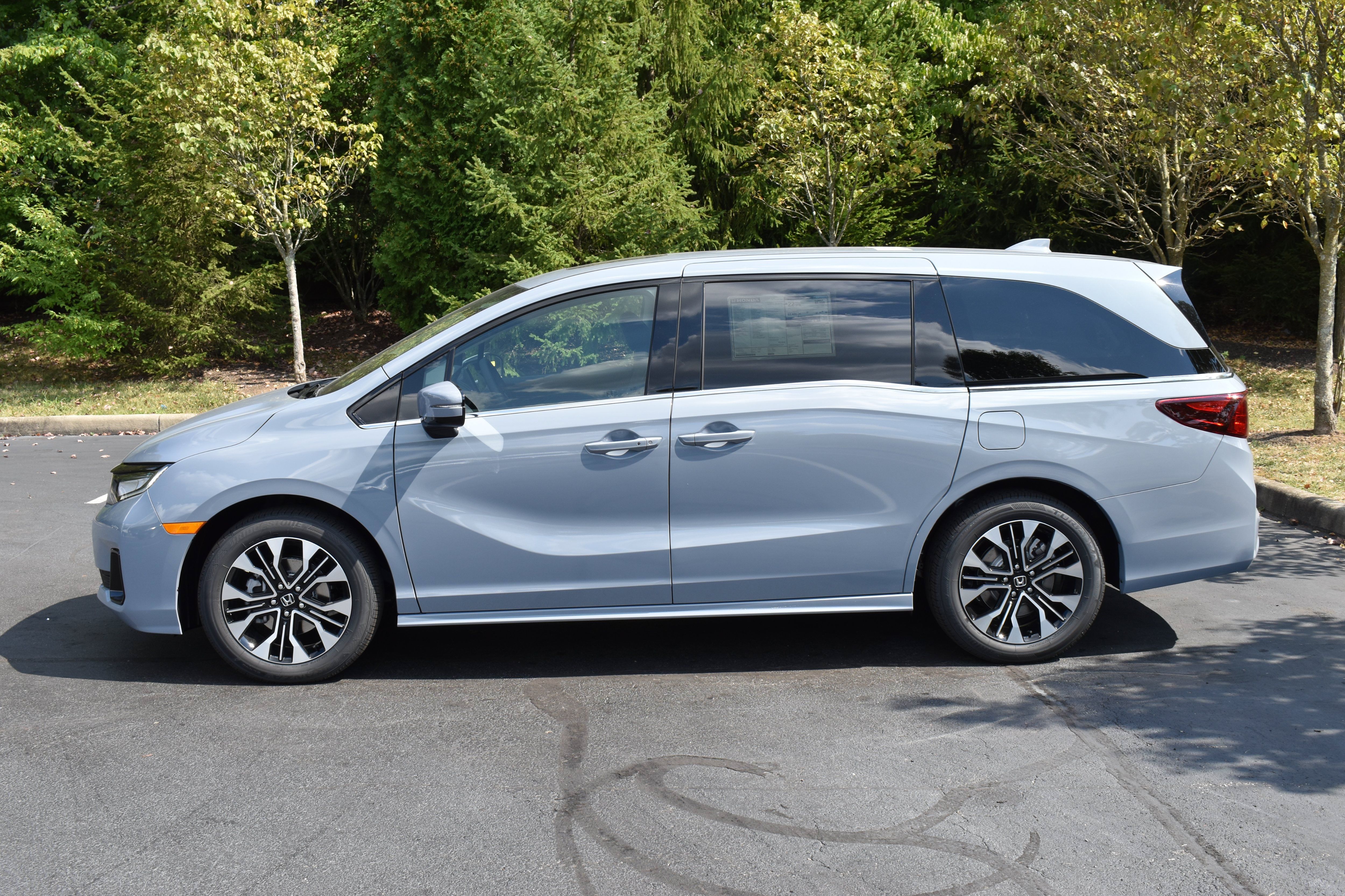 New 2027 Honda Odyssey Elite image 4