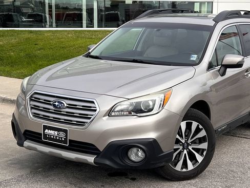 Used 2015 Subaru Outback 2.5i Limited AWD/4WD image 2