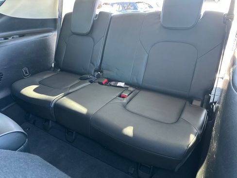 Used 2019 INFINITI QX80 Luxe image 32