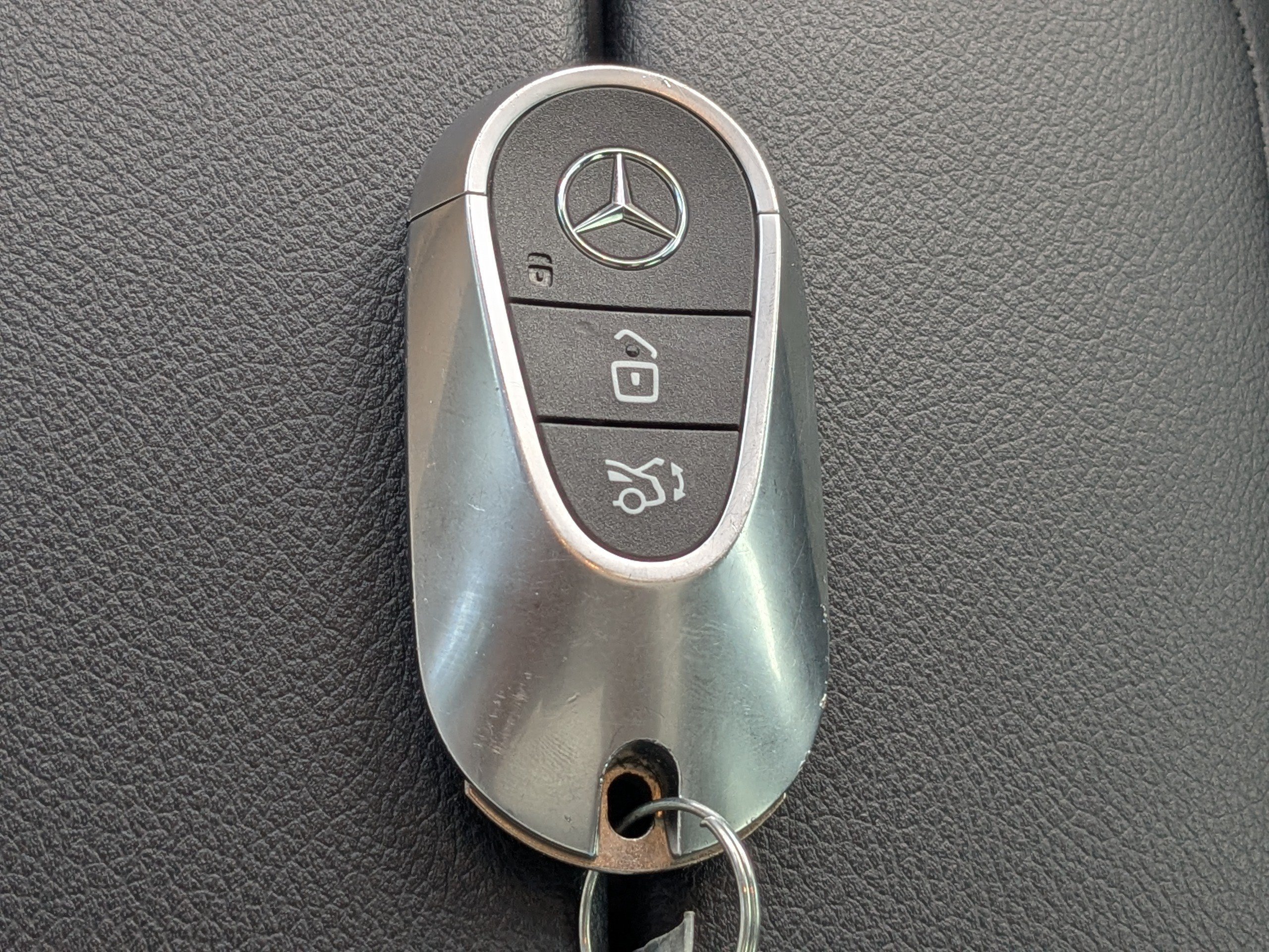 Used 2025 Mercedes-Benz E 350 4MATIC Sedan image 30