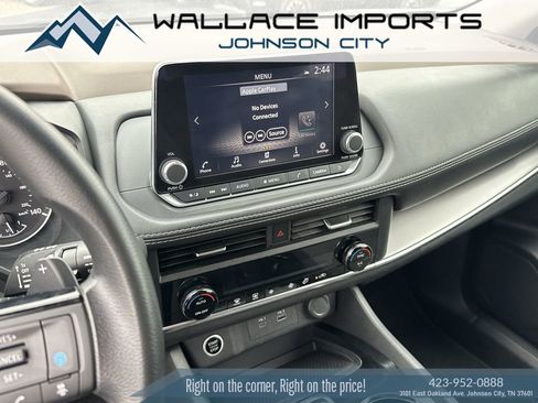 Used 2023 Nissan Rogue SV image 12