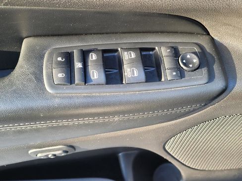 Used 2018 Jeep Grand Cherokee Limited image 26