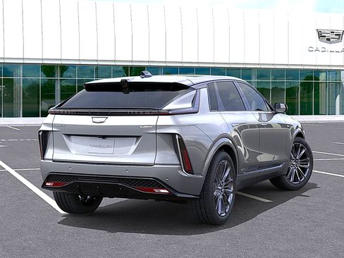 New 2026 Cadillac Lyriq V AWD/4WD image 4