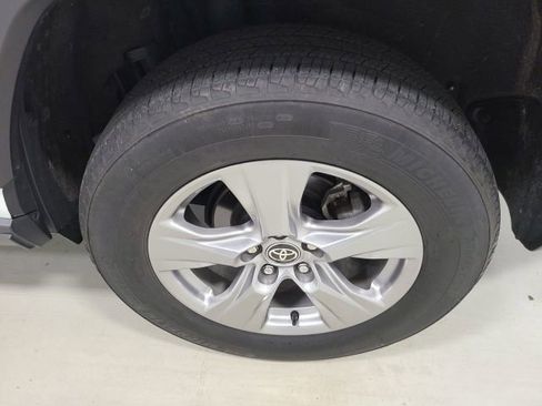Certified 2023 Toyota RAV4 XLE AWD/4WD image 39