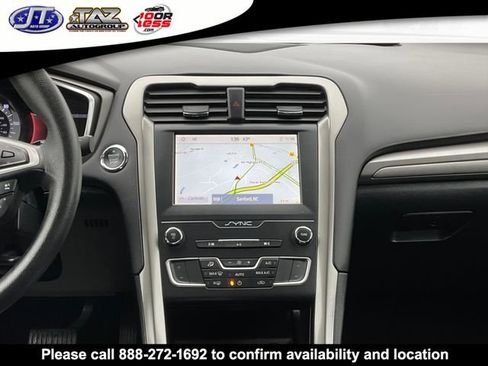 Used 2020 Ford Fusion SE image 13