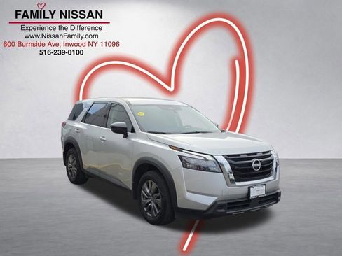 Certified 2025 Nissan Pathfinder S AWD/4WD image 1