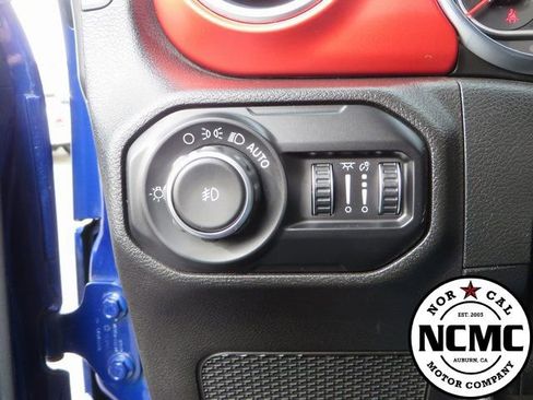 Used 2018 Jeep Wrangler Unlimited Rubicon image 36